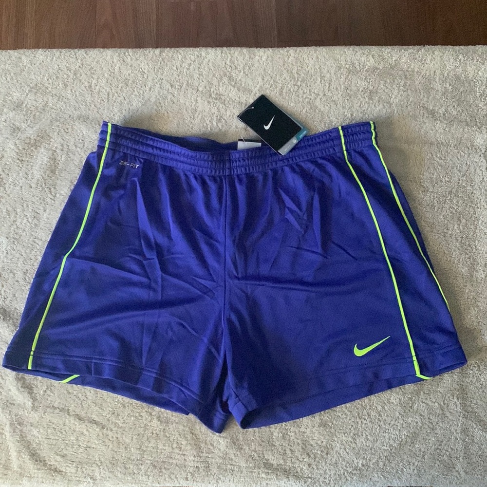 Women’s medium Nike shorts